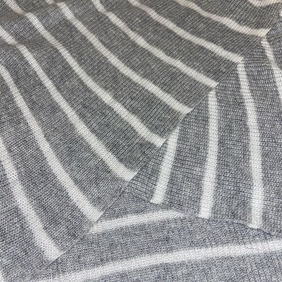 Long sleeve criss cross back sweater - Picture 4 of 5